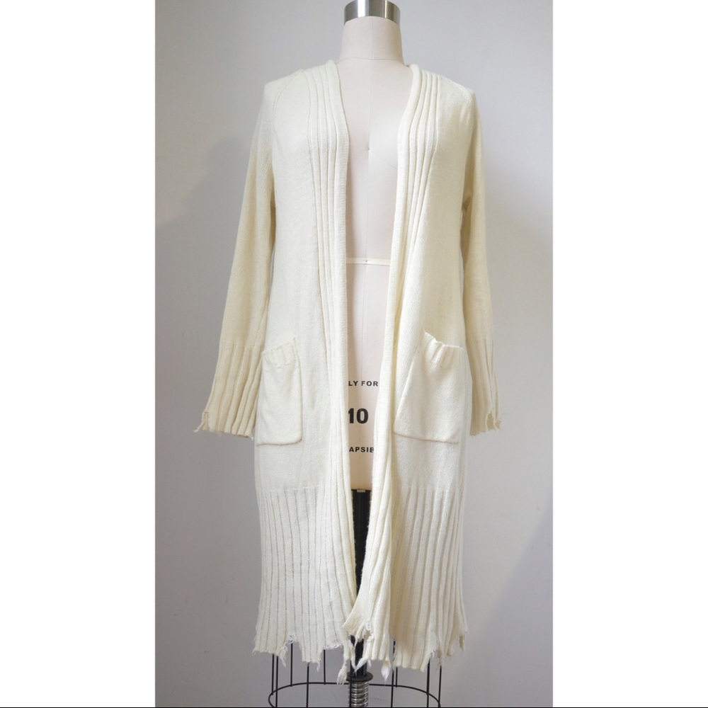 MOVING-Make me an offer 💸Distressed-look cardigan